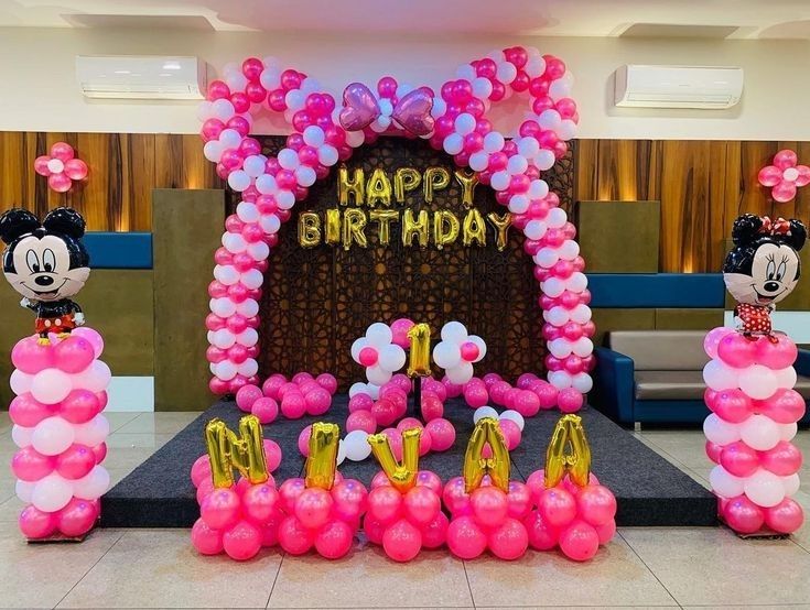 balloon decorator decorative